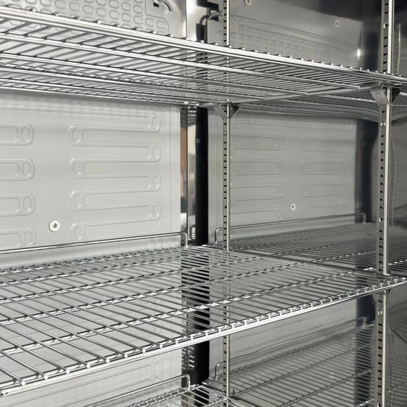 Tároló hűtő – 570 L – rozsdamentes (inox)