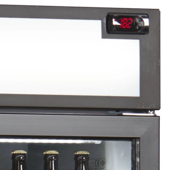 Háromajtós bemutató hűtő – 825 L – reklámfelülettel